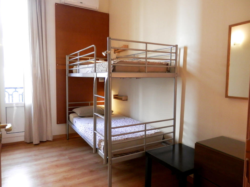 Barcelona Central Garden Hostal חדר תמונה