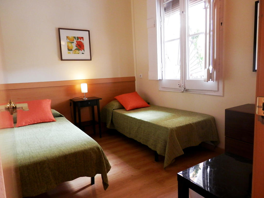 Barcelona Central Garden Hostal חדר תמונה