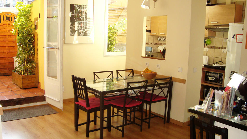 Barcelona Central Garden Hostal מראה חיצוני תמונה