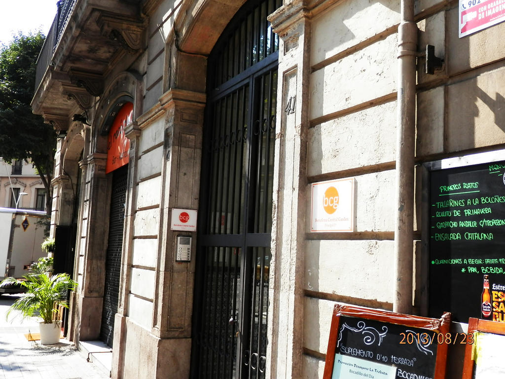 Barcelona Central Garden Hostal מראה חיצוני תמונה