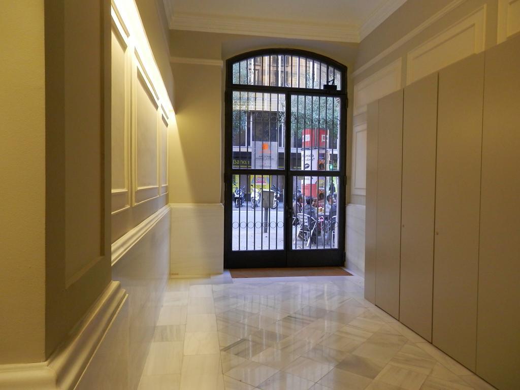 Barcelona Central Garden Hostal מראה חיצוני תמונה
