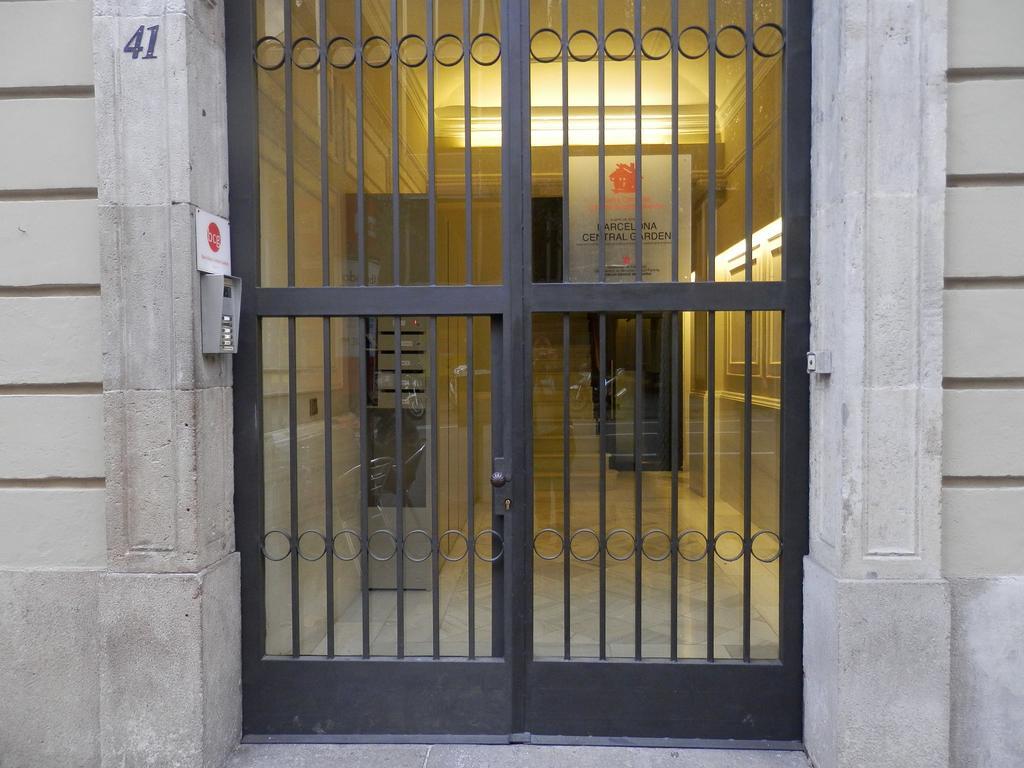 Barcelona Central Garden Hostal מראה חיצוני תמונה