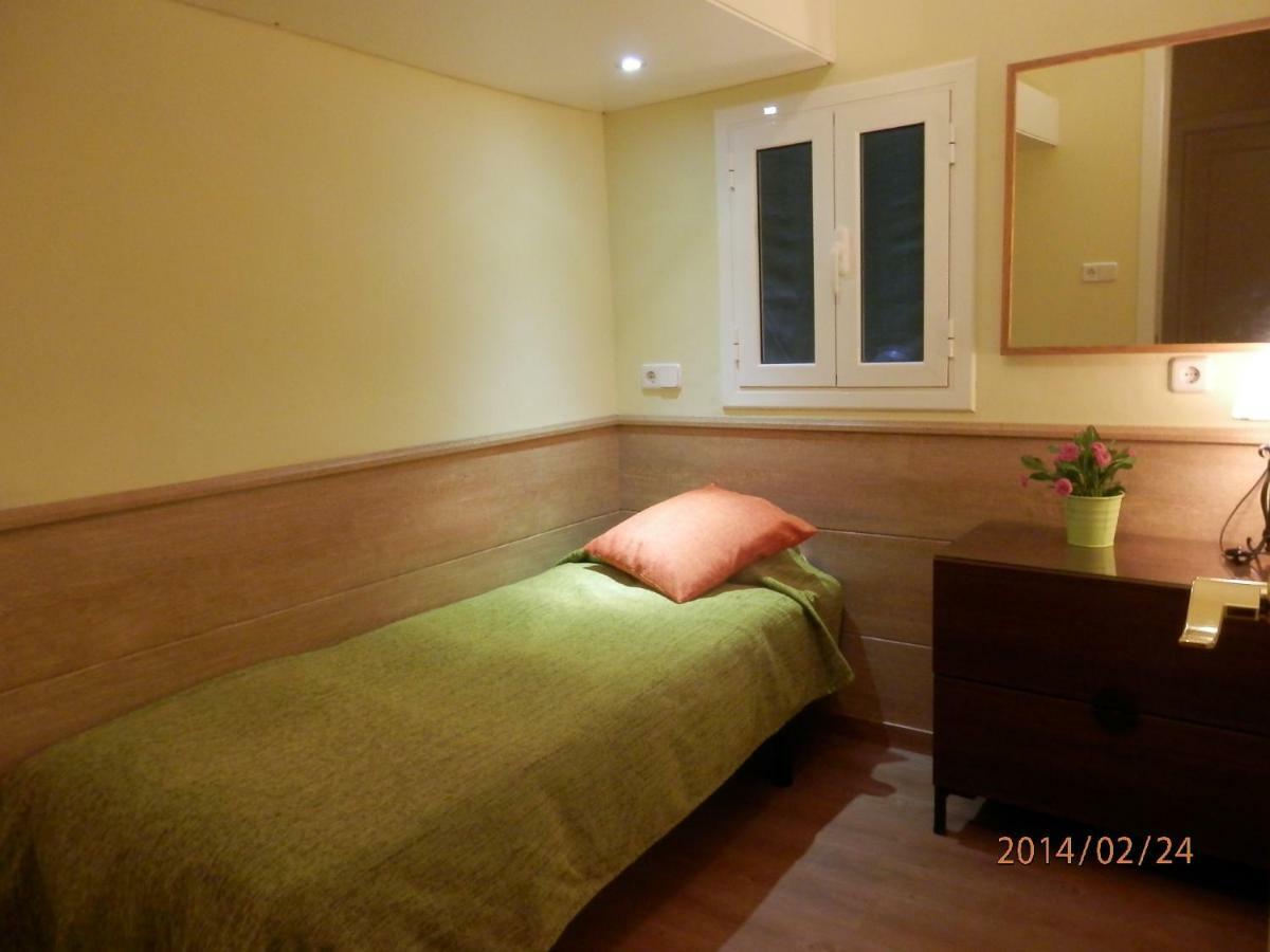 Barcelona Central Garden Hostal מראה חיצוני תמונה