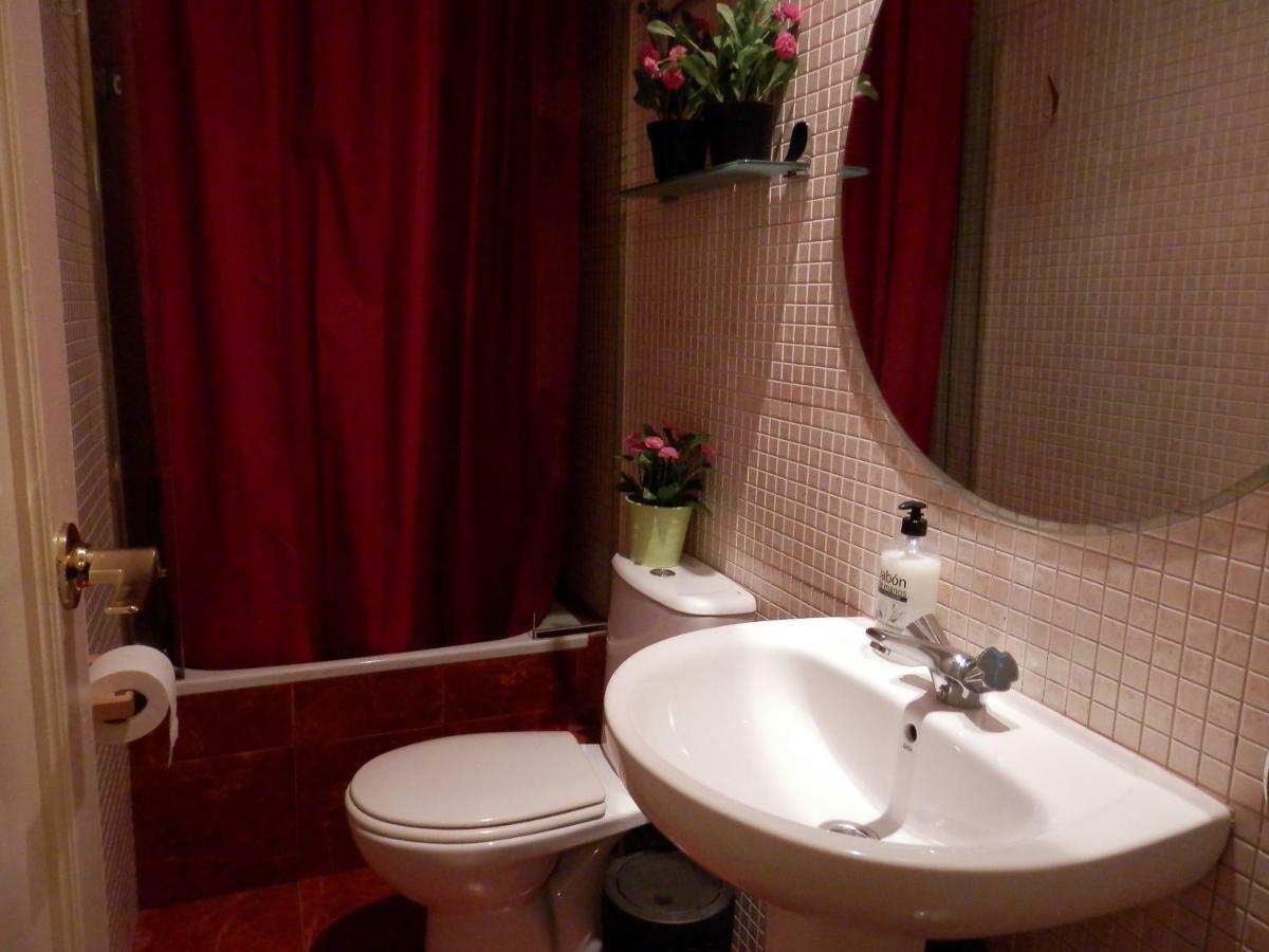 Barcelona Central Garden Hostal מראה חיצוני תמונה