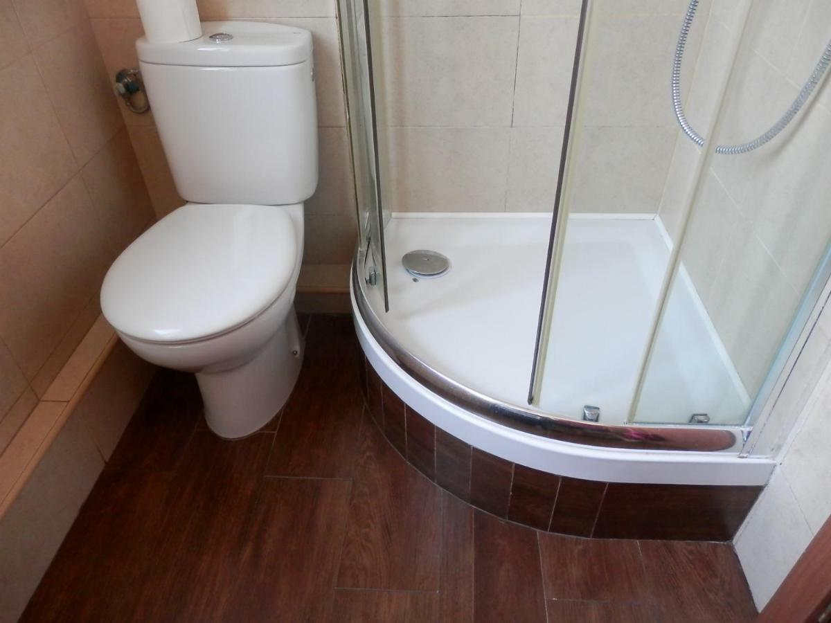 Barcelona Central Garden Hostal מראה חיצוני תמונה